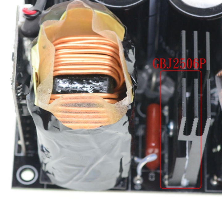 全漢Hydro PT皇鈦極V 750W簡介及測試