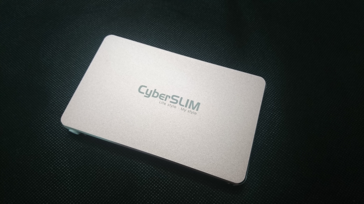 CyberSLIM S25U31 USB3.1超高速行動硬碟開箱