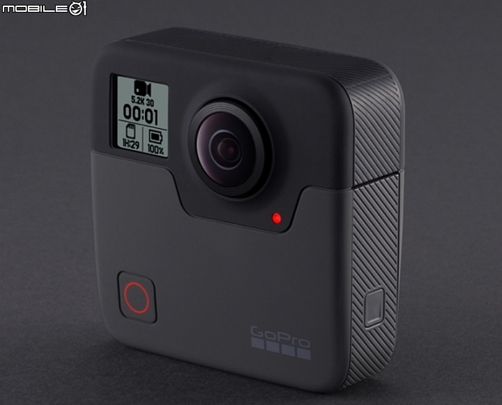 GoPro FUSION 360 採用前後各一顆鏡頭設計,可拍攝360度環繞無接縫的5.2K高畫質影片 GoPro FUSION 360 採用前後各一顆鏡頭設計,可拍攝360度環繞無接縫的5.2K高畫質影片