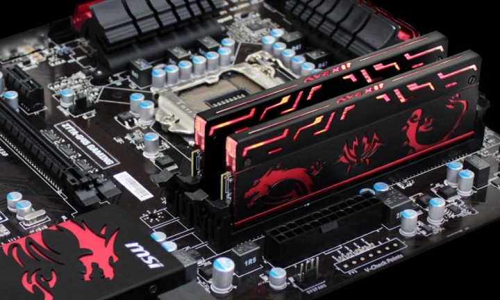 機殼的故事II-番外篇【估拎估拎閃閃發亮IN WIN PL850W RGB 電源供應器】