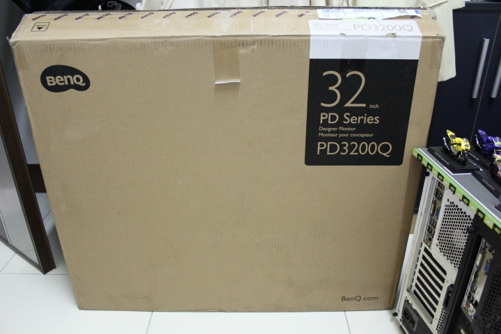 它不重只是沉了點....Benq 2K 專業設計螢幕 PD3200Q 開箱