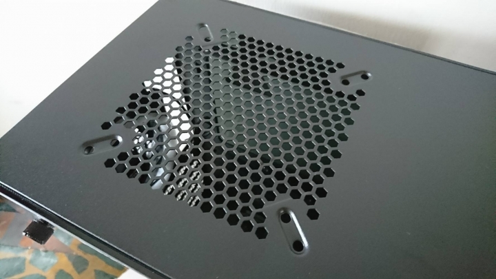 SAMGA RAY ONE 機殼開箱