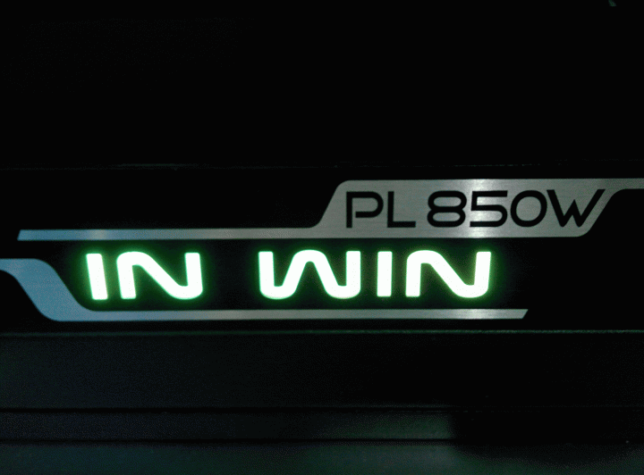 機殼的故事II-番外篇【估拎估拎閃閃發亮IN WIN PL850W RGB 電源供應器】