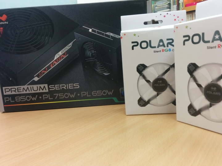 機殼的故事II-番外篇【估拎估拎閃閃發亮IN WIN PL850W RGB 電源供應器】