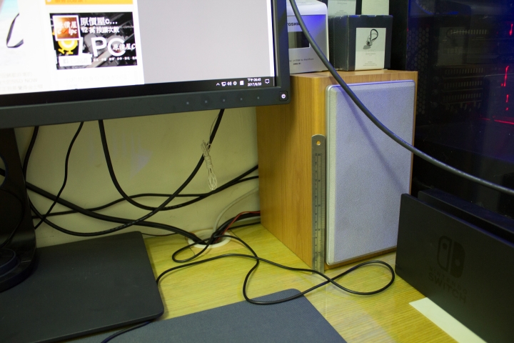 它不重只是沉了點....Benq 2K 專業設計螢幕 PD3200Q 開箱