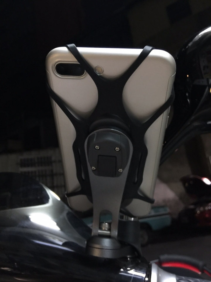 直上重機也可以的GogoroxCUBE 原廠手機架,狠好狠穩!