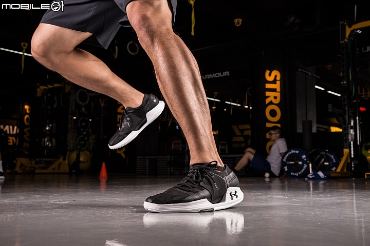 〔開箱實測〕為健身狂人打造 UNDER ARMOUR AMP 2.0實測