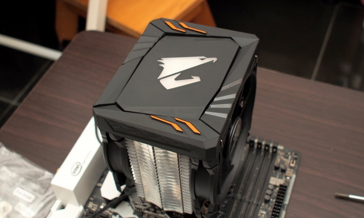 RGB 燈光加持 Gigabyte Aorus ATC700 塔型散熱器簡單小測