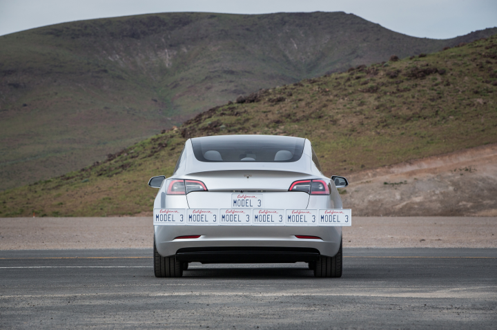Model 3 的車寬