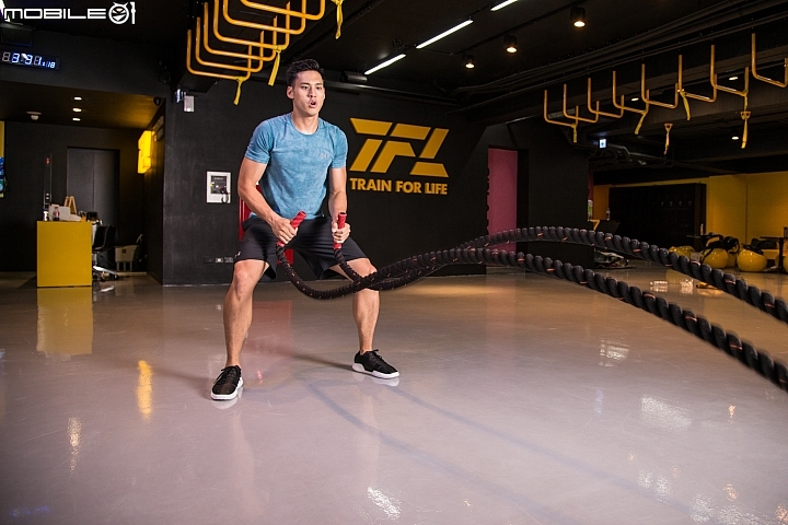 〔開箱實測〕為健身狂人打造 UNDER ARMOUR AMP 2.0實測