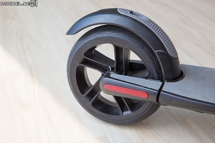 會跟隨可載物更好玩!Segway miniPLUS 體感平衡車