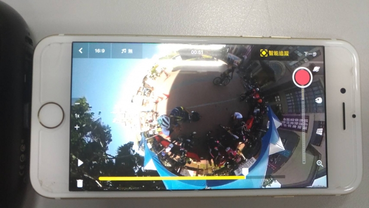 (12/16增加防水殼拍攝影片)全新上市的全景運動相機 insta360 one 不專業開箱文