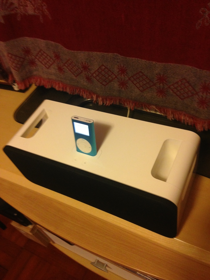 Apple iPod HiFi Speaker