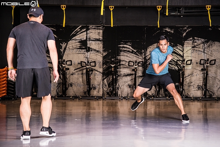 〔開箱實測〕為健身狂人打造 UNDER ARMOUR AMP 2.0實測