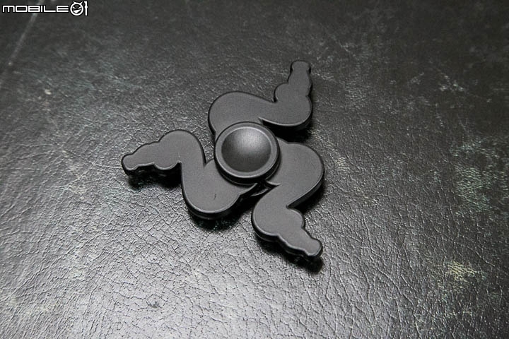 【開箱】指尖轉動的雷蛇!Razer THS Spinner指尖陀螺隨手玩