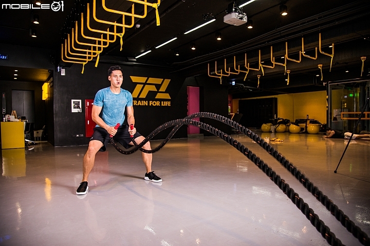 〔開箱實測〕為健身狂人打造 UNDER ARMOUR AMP 2.0實測