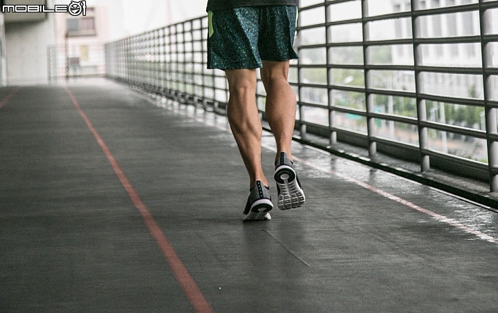 〔開箱實測〕專業時尚兩者兼具‧輕量跑鞋 Under Armour Threadborne Slingwrap