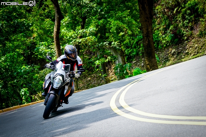 猛獸也能很紳士 KTM 1290 SuperDuke GT 試駕