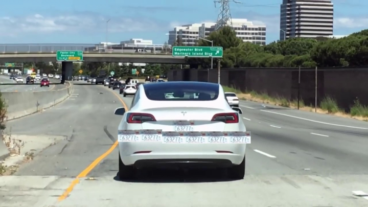 Model 3 的車寬