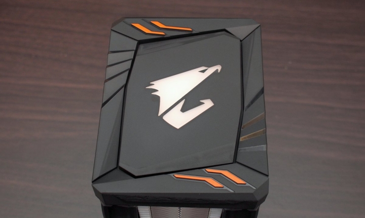 RGB 燈光加持 Gigabyte Aorus ATC700 塔型散熱器簡單小測