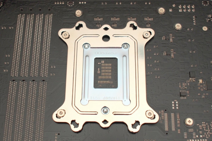 RGB 燈光加持 Gigabyte Aorus ATC700 塔型散熱器簡單小測