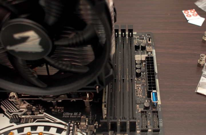 RGB 燈光加持 Gigabyte Aorus ATC700 塔型散熱器簡單小測