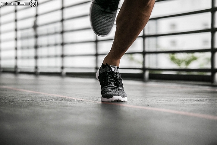 〔開箱實測〕專業時尚兩者兼具‧輕量跑鞋 Under Armour Threadborne Slingwrap