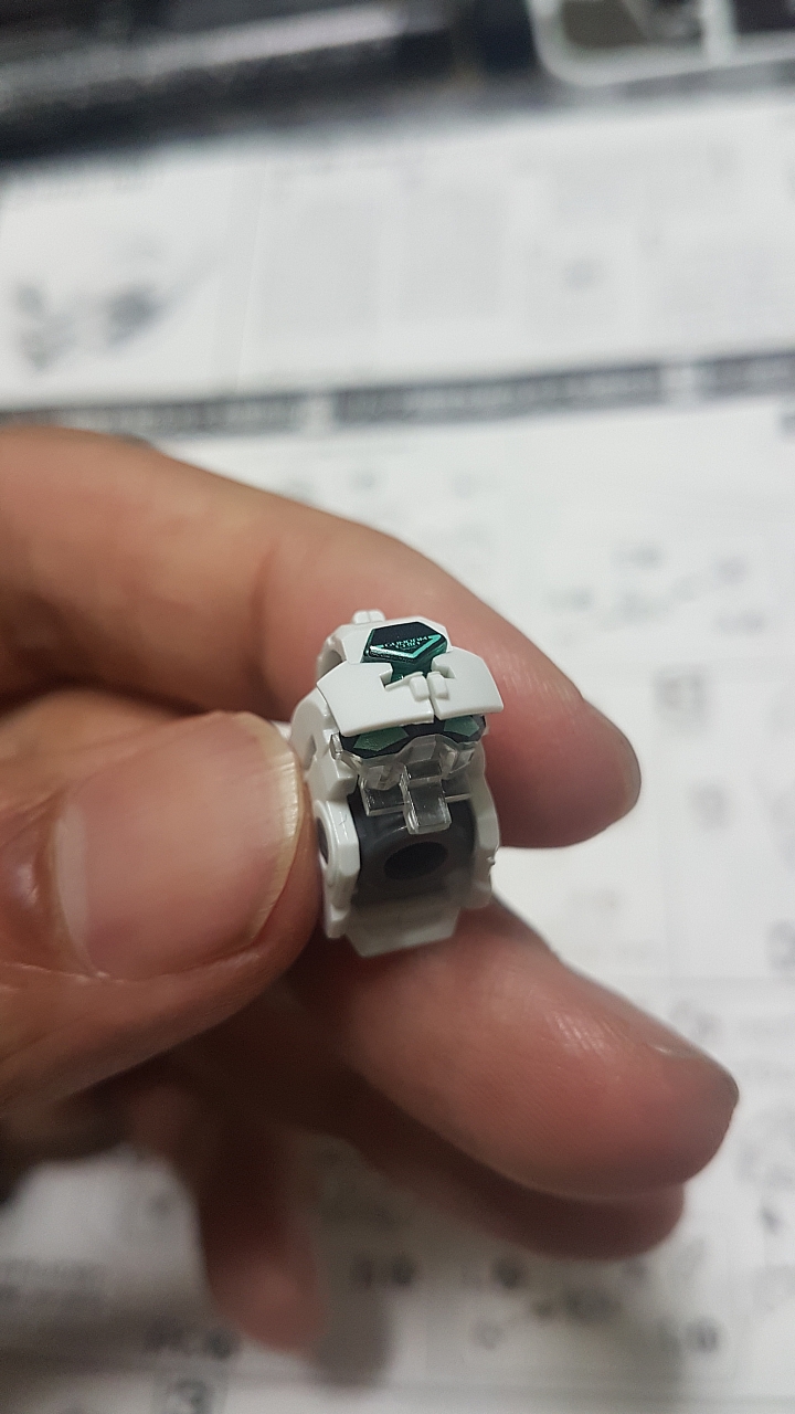 我的 MG 00 能天使 EXIA 怎麼了? 請大家入內幫我看看是否能繼續下去?