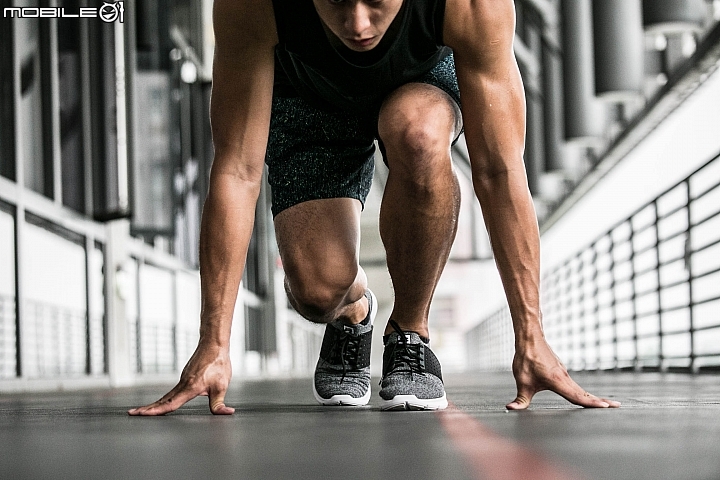 〔開箱實測〕專業時尚兩者兼具‧輕量跑鞋 Under Armour Threadborne Slingwrap