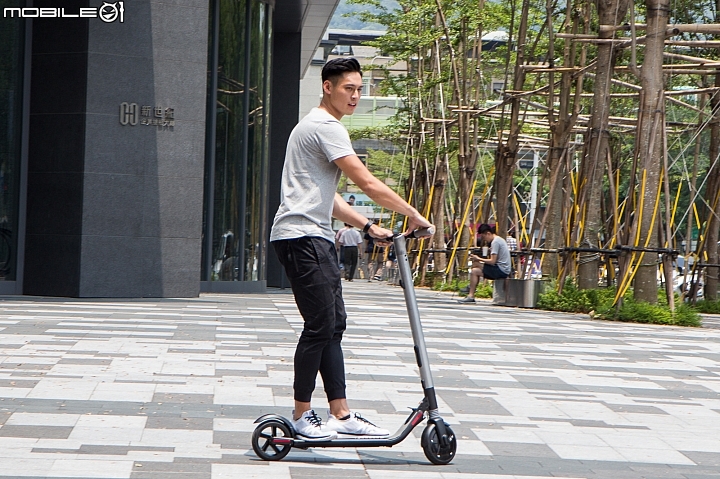 會跟隨可載物更好玩!Segway miniPLUS 體感平衡車