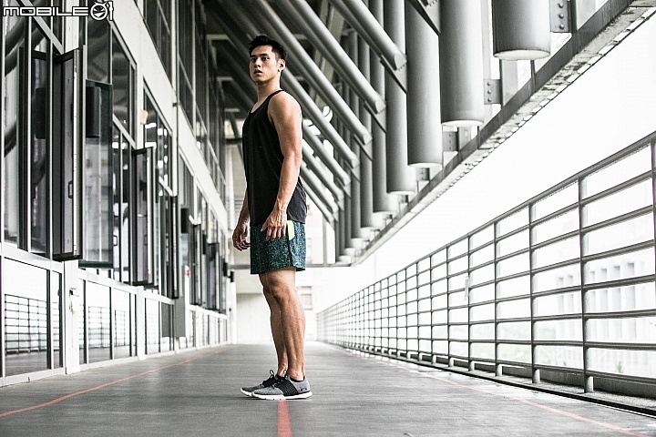 〔開箱實測〕專業時尚兩者兼具‧輕量跑鞋 Under Armour Threadborne Slingwrap