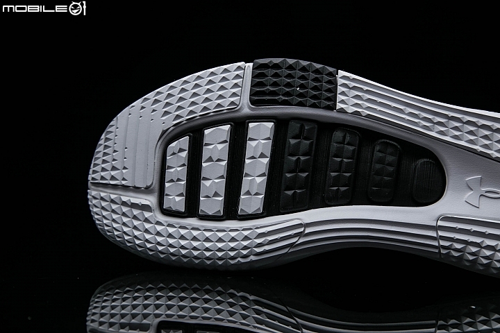 〔開箱實測〕為健身狂人打造 UNDER ARMOUR AMP 2.0實測