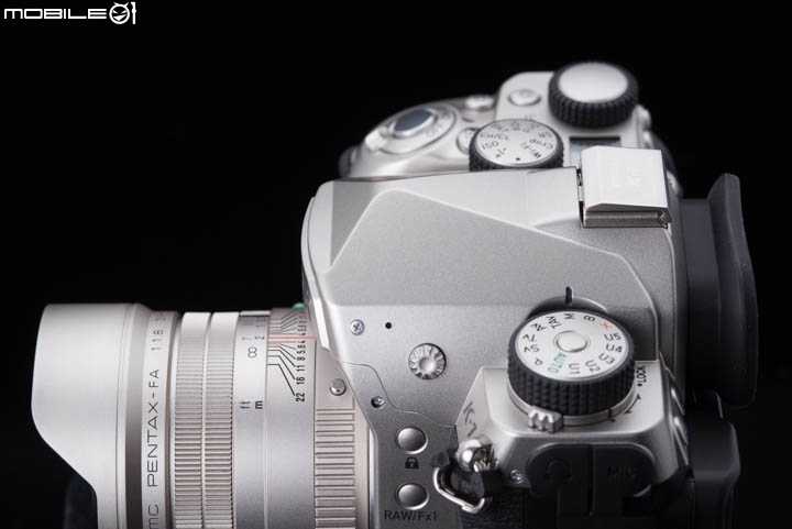 Pentax K-1 銀色紀念版開箱