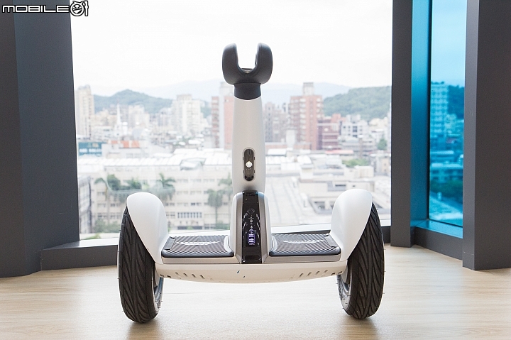 會跟隨可載物更好玩!Segway miniPLUS 體感平衡車