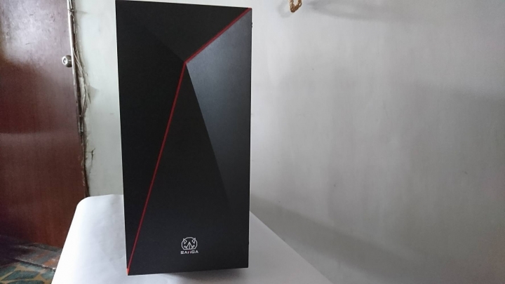 SAMGA RAY ONE 機殼開箱