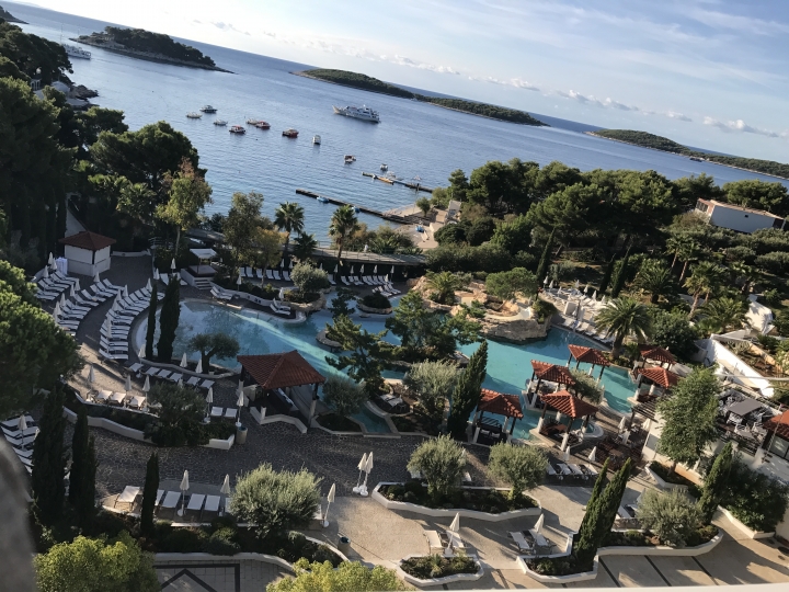 克、斯、波,黑-蜜月旅行