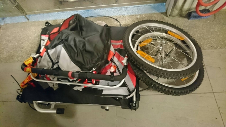 安安爸的拖車日記-安安家族錄影初體驗(向左走向右走)
