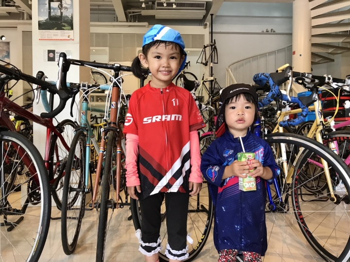 安安爸的拖車日記-安安家族錄影初體驗(向左走向右走)