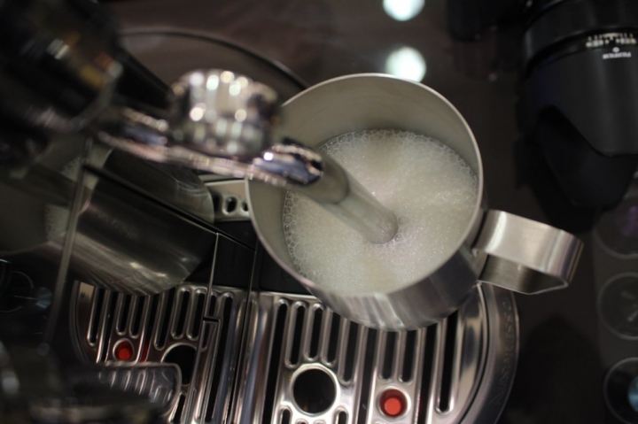 夫復何求?藝術品級的 《Nespresso Creatista Plus頂級咖啡機》