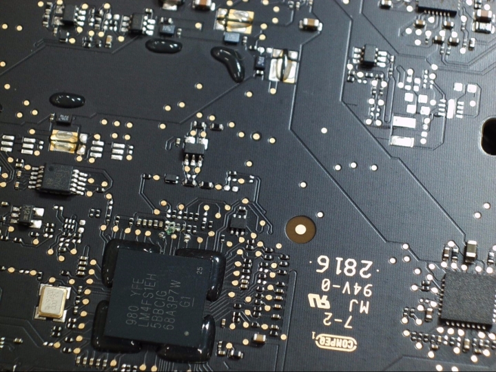 Apple air 13.3" 保固問題