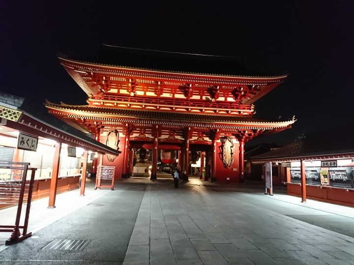 2017斷腿東京自由行第一日(成田山、上野、秋業原、夜晚的淺草寺)