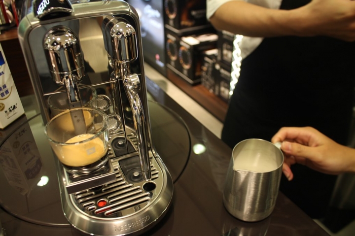 夫復何求?藝術品級的 《Nespresso Creatista Plus頂級咖啡機》