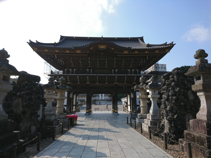 2017斷腿東京自由行第一日(成田山、上野、秋業原、夜晚的淺草寺)