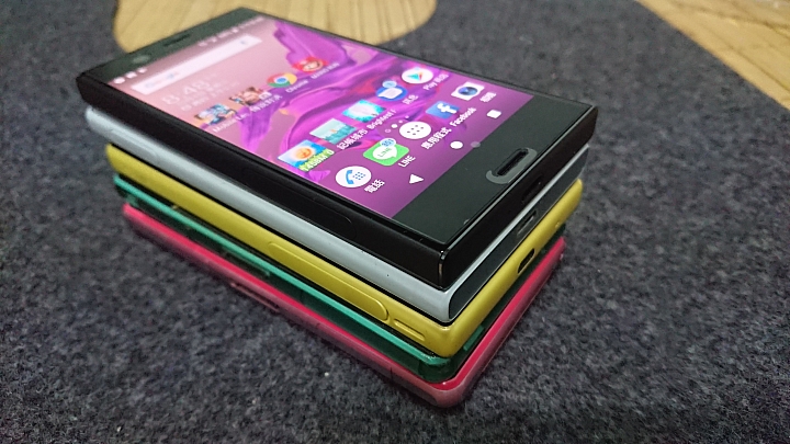 開箱~低調黑XPERIA XZ1 COMPACT 文少....