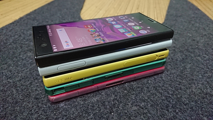 開箱~低調黑XPERIA XZ1 COMPACT 文少....
