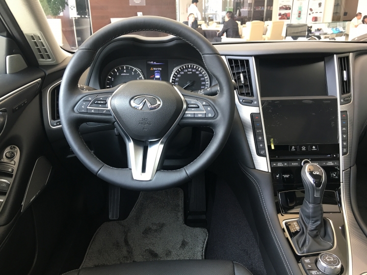 2018 新年式 Q50