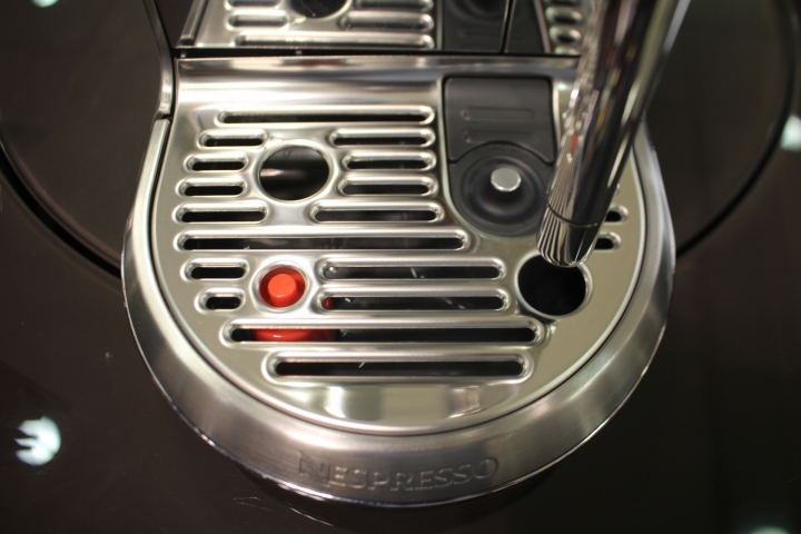 夫復何求?藝術品級的 《Nespresso Creatista Plus頂級咖啡機》