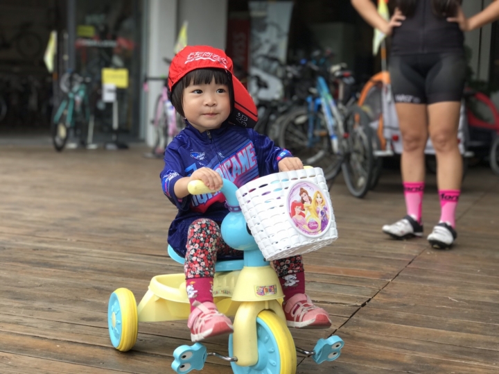 安安爸的拖車日記-安安家族錄影初體驗(向左走向右走)