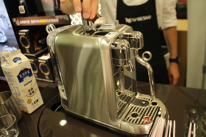 夫復何求?藝術品級的 《Nespresso Creatista Plus頂級咖啡機》