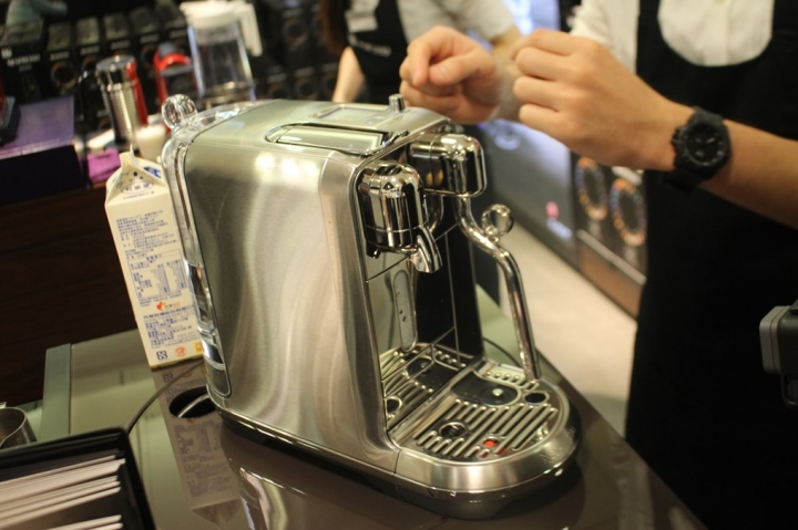 夫復何求?藝術品級的 《Nespresso Creatista Plus頂級咖啡機》